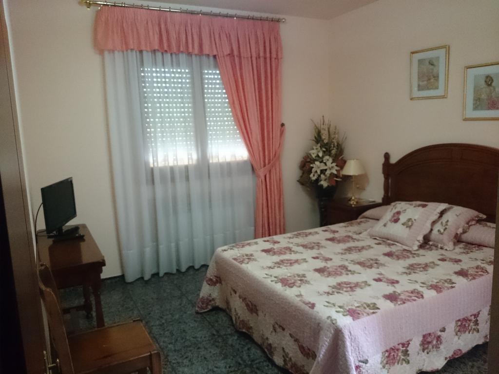Hostal El Violi Cardona Zewnętrze zdjęcie