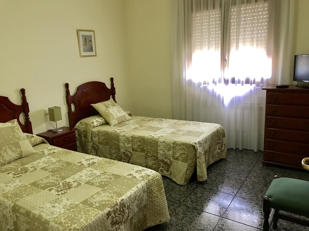 Hostal El Violi Cardona Zewnętrze zdjęcie
