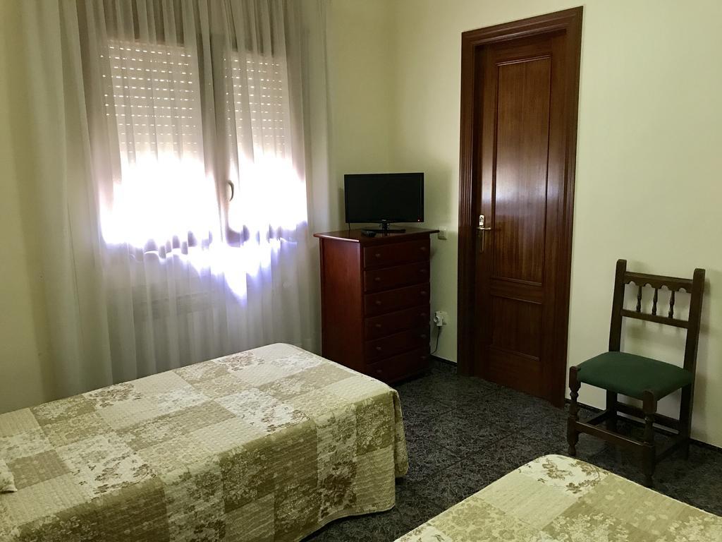 Hostal El Violi Cardona Zewnętrze zdjęcie