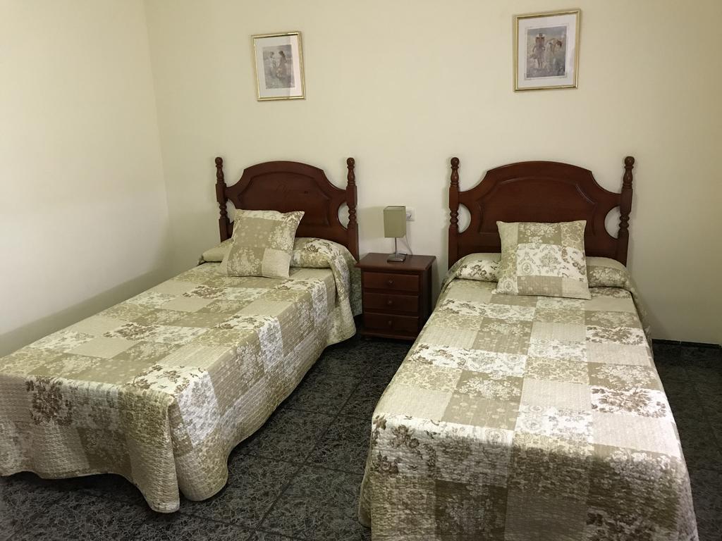 Hostal El Violi Cardona Zewnętrze zdjęcie