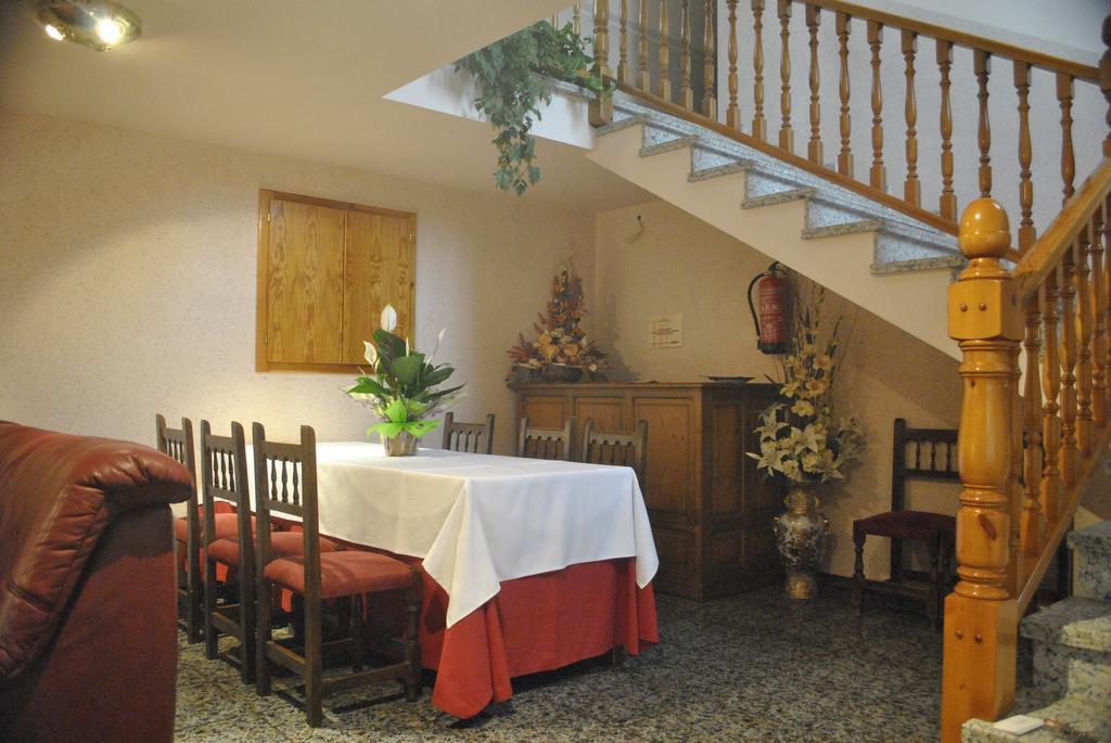 Hostal El Violi Cardona Zewnętrze zdjęcie