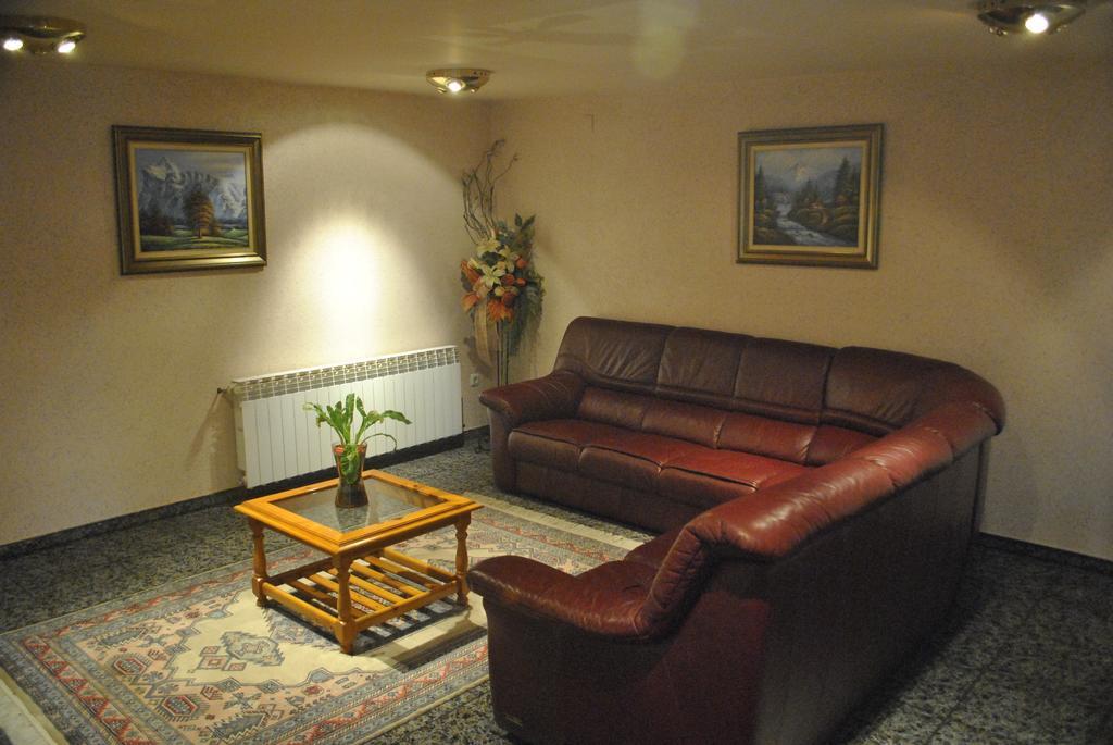 Hostal El Violi Cardona Zewnętrze zdjęcie